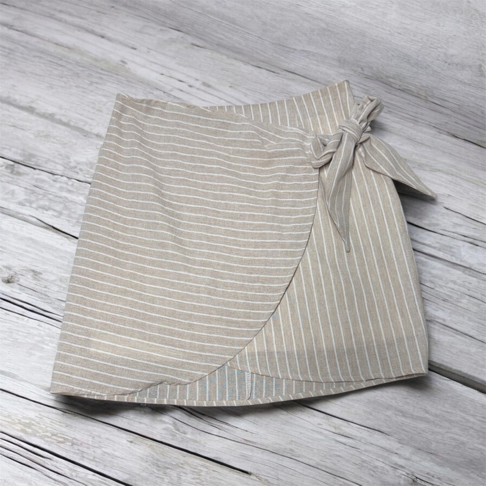 Reverse Beige Striped Mini faux wrap Skirt sz medium